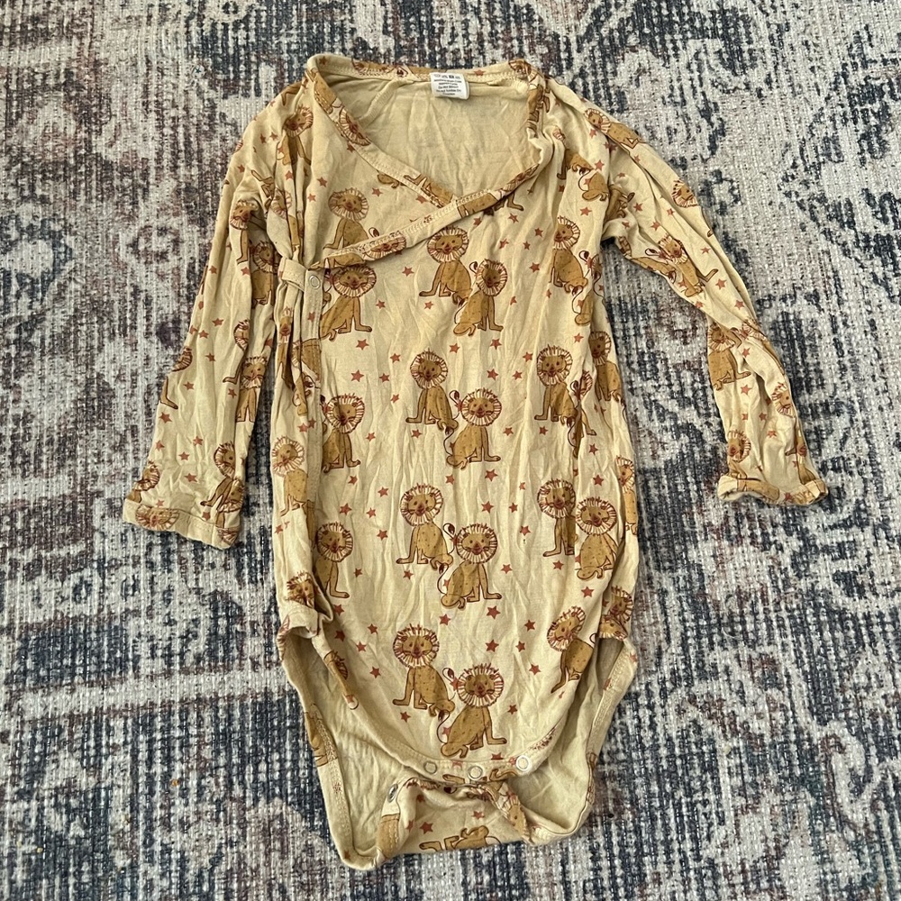 Kate Quinn bamboo Lion star 18/24M